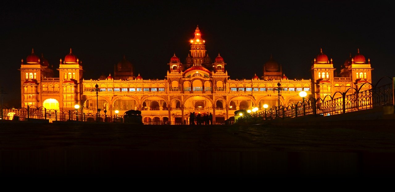 Mysore Palace 97,000 Bulb Illumination
