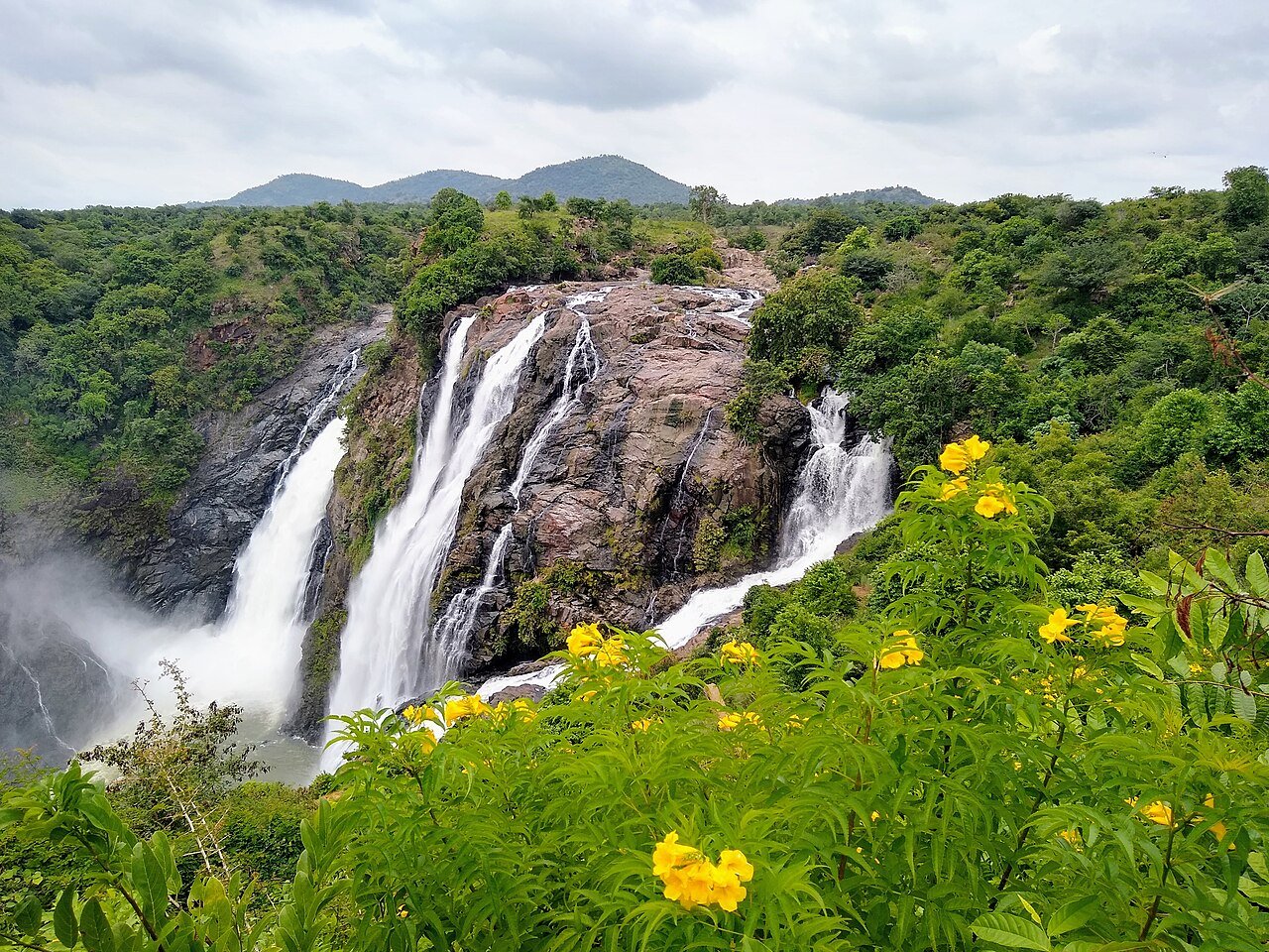 Shivanasamudra Twin Falls Gaganachukki Barachukki Kaveri Gorge